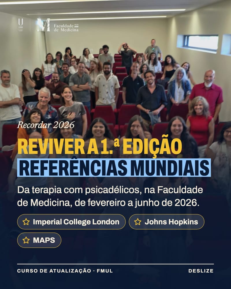 Group photo of the 1st edition students in a lecture theatre at the Faculty of Medicine, with the text “Looking back at the 1st edition: world references”.